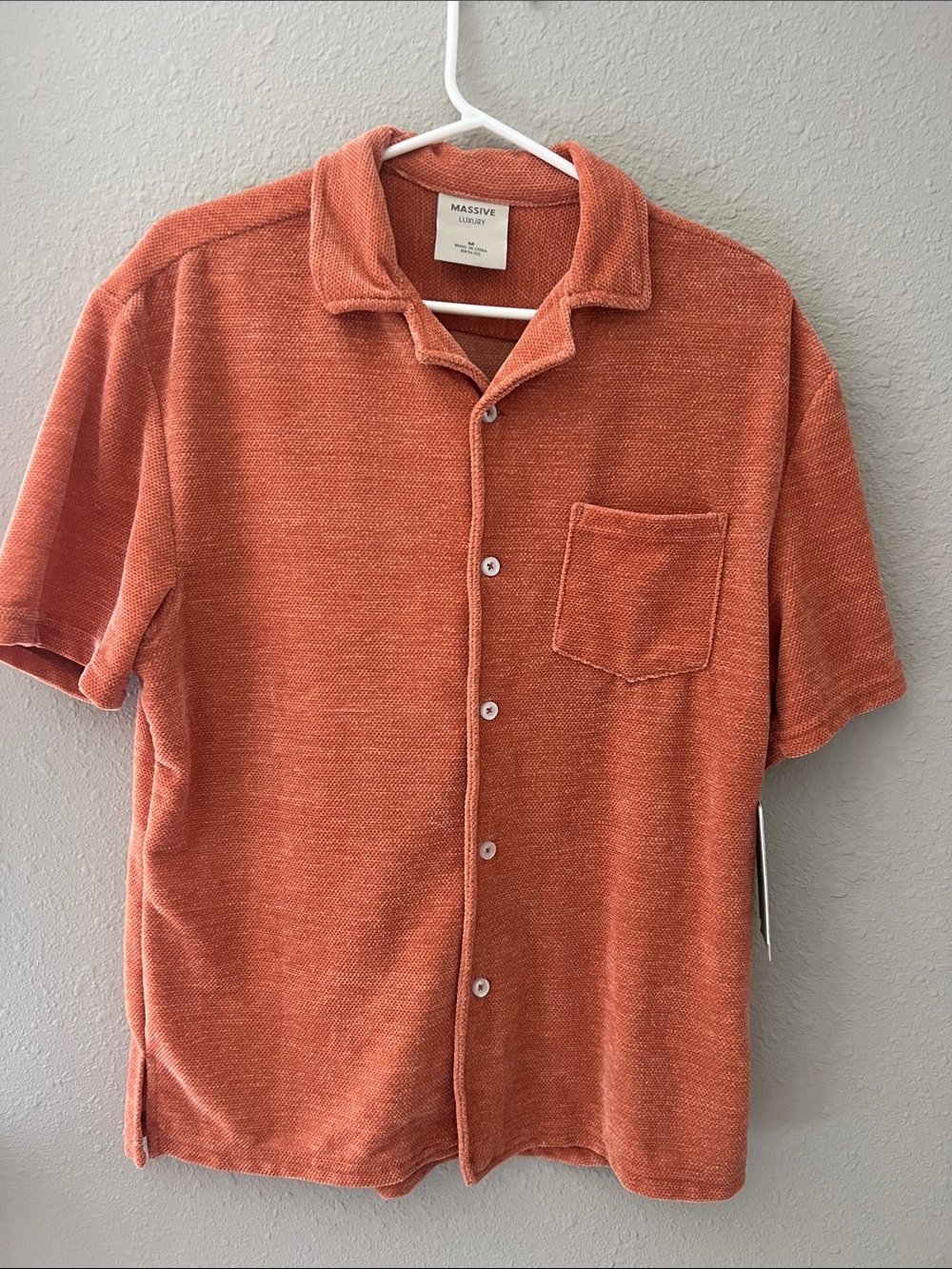 Men’s chenille Short-Sleeve Button-Up Shirt size medium